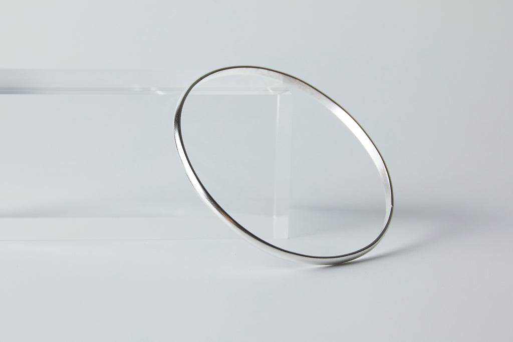 Simple bangle
