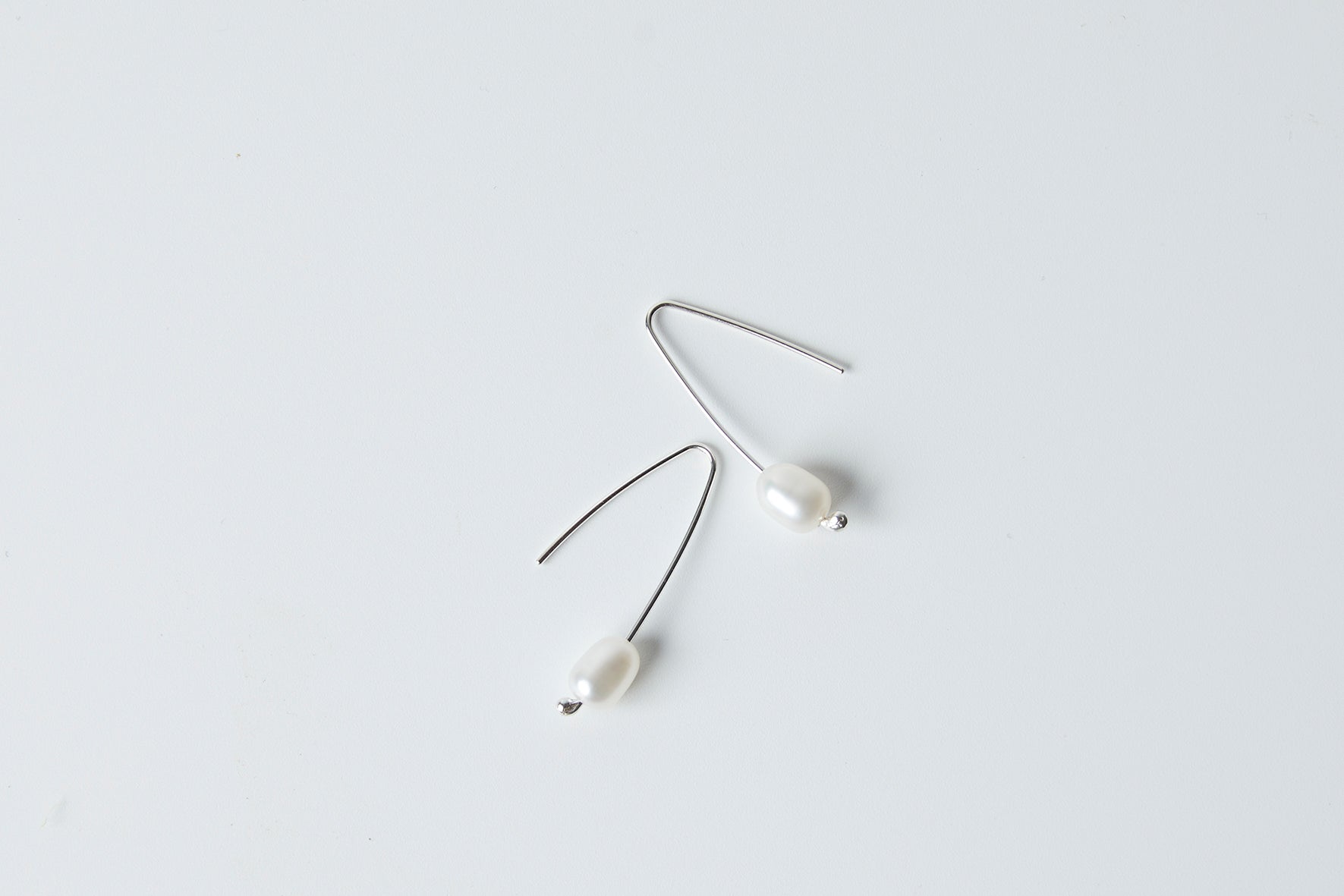 Short pearl earrings