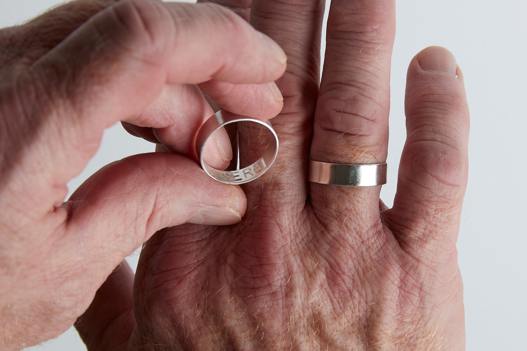 Choose your (hidden) message ring
