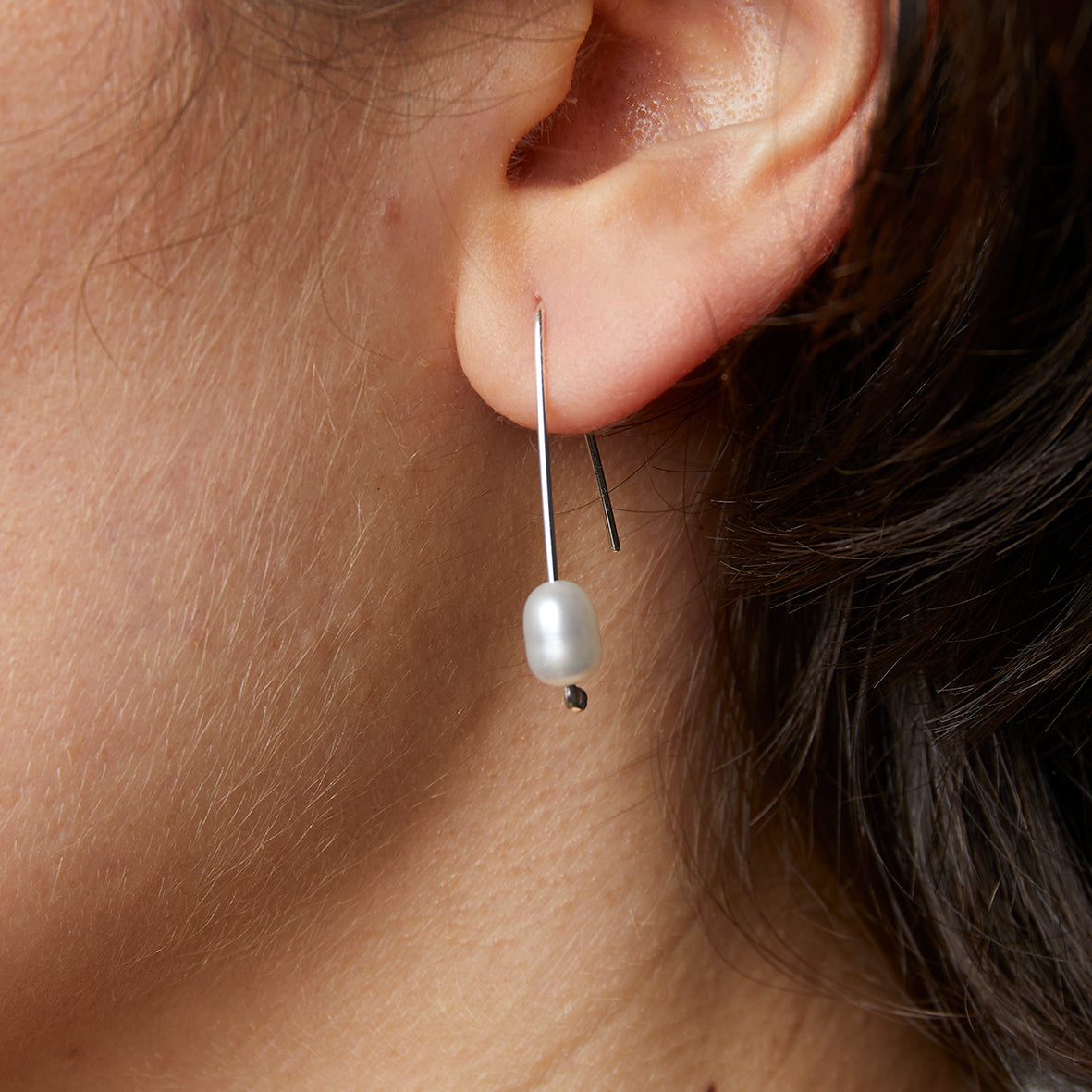 Short pearl earrings