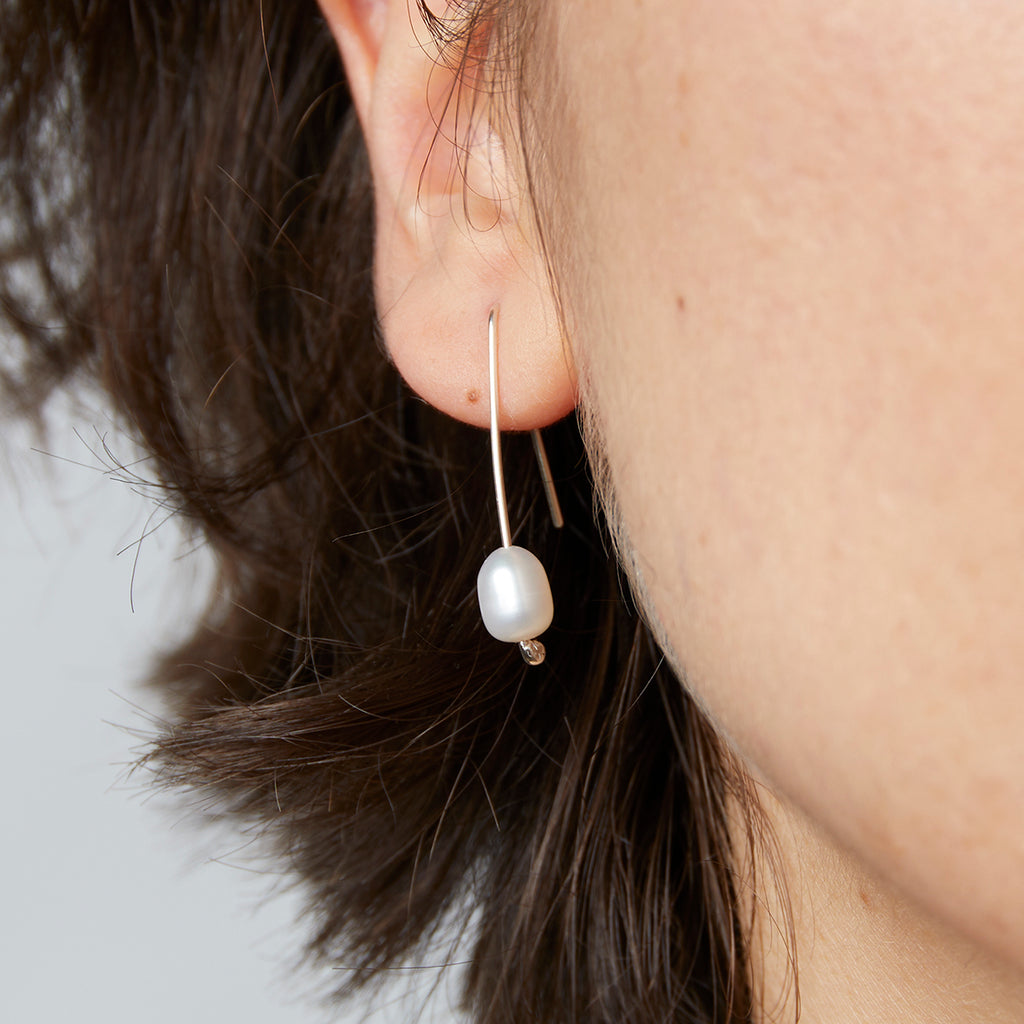 Short pearl earrings